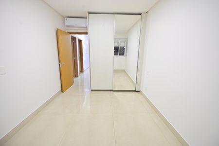 Apartamento para alugar com 215m², 4 quartos e 3 vagas Apartamento para alugar com 215m², 4 quartos e 3 vagasSuíte 3
