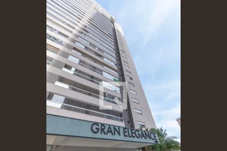 Apartamento para alugar com 215m², 4 quartos e 3 vagas Apartamento para alugar com 215m², 4 quartos e 3 vagasFachada