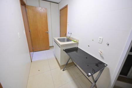 Apartamento para alugar com 215m², 4 quartos e 3 vagas Apartamento para alugar com 215m², 4 quartos e 3 vagasÁrea de Serviço