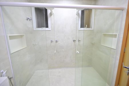 Apartamento para alugar com 215m², 4 quartos e 3 vagas Apartamento para alugar com 215m², 4 quartos e 3 vagasBanheiro da Suíte 4