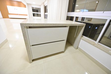 Apartamento para alugar com 215m², 4 quartos e 3 vagas Apartamento para alugar com 215m², 4 quartos e 3 vagasSala