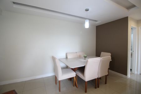 Sala de apartamento para alugar com 2 quartos, 69m² em Barra Olímpica, Rio de Janeiro