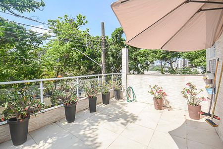 Casa à venda com 169m², 3 quartos e 1 vagaSacada Suíte