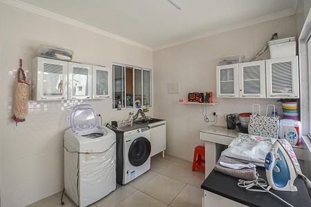 Casa à venda com 169m², 3 quartos e 1 vagaÁrea de Serviço