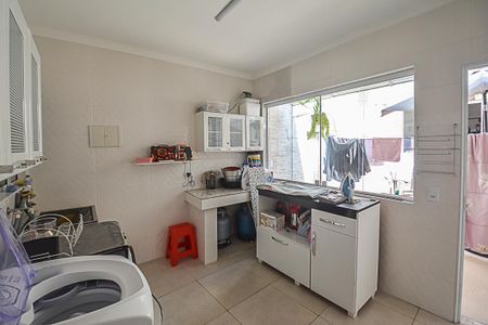 Casa à venda com 169m², 3 quartos e 1 vagaÁrea de Serviço