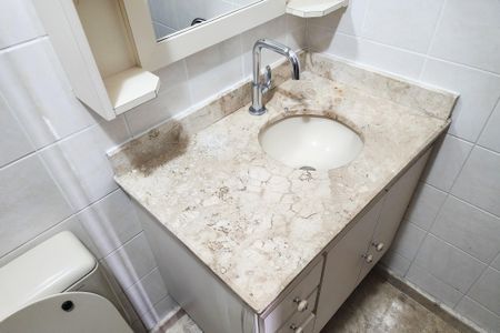 Apartamento à venda com 73m², 3 quartos e 2 vagasBanheiro da Suíte