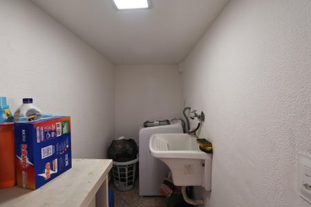 Apartamento à venda com 120m², 2 quartos e 2 vagasLavanderia