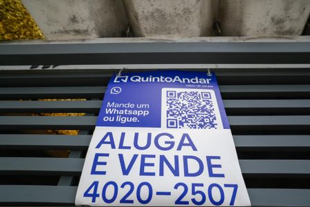 Casa à venda com 130m², 3 quartos e 2 vagas Casa à venda com 130m², 3 quartos e 2 vagasPlaca