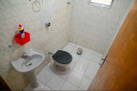 Casa à venda com 130m², 3 quartos e 2 vagas Casa à venda com 130m², 3 quartos e 2 vagasBanheiro Social 2
