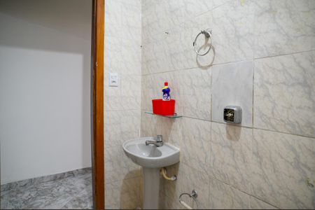 Casa à venda com 130m², 3 quartos e 2 vagas Casa à venda com 130m², 3 quartos e 2 vagasBanheiro Social 2