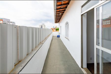 Área externa de casa para alugar com 3 quartos, 120m² em Caiçaras, Belo Horizonte