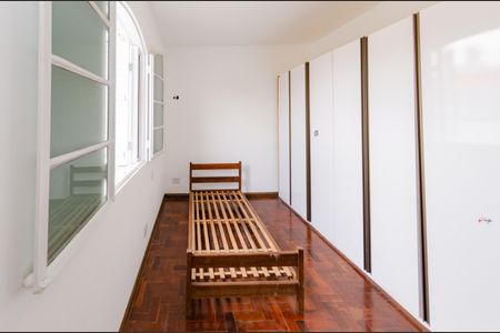 Quarto 2 de casa para alugar com 3 quartos, 120m² em Caiçaras, Belo Horizonte