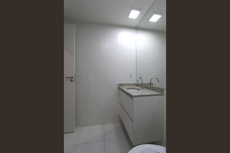 Banheiro de kitnet/studio à venda com 1 quarto, 24m² em Vila Olímpia, São Paulo