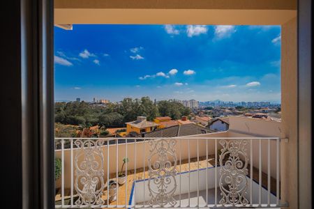 Casa à venda com 340m², 5 quartos e 6 vagas Casa à venda com 340m², 5 quartos e 6 vagasSacada