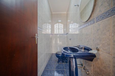 Casa à venda com 340m², 5 quartos e 6 vagas Casa à venda com 340m², 5 quartos e 6 vagasBanheiro 4