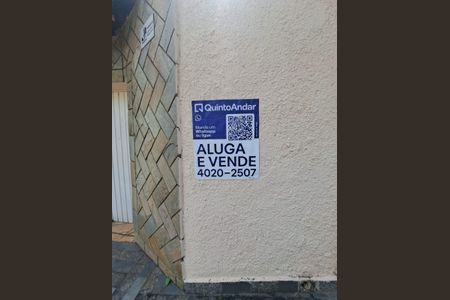 Casa à venda com 340m², 5 quartos e 6 vagas Casa à venda com 340m², 5 quartos e 6 vagasPlaca