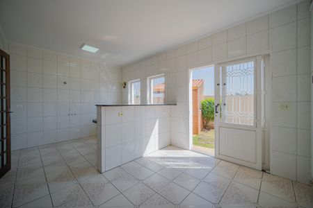 Casa à venda com 340m², 5 quartos e 6 vagas Casa à venda com 340m², 5 quartos e 6 vagasCozinha