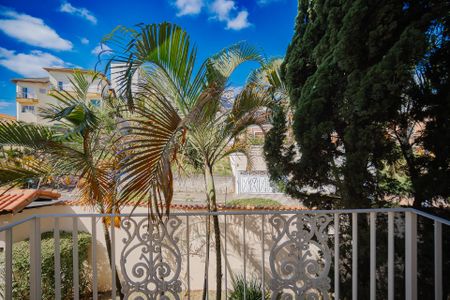 Casa à venda com 340m², 5 quartos e 6 vagas Casa à venda com 340m², 5 quartos e 6 vagasSacada