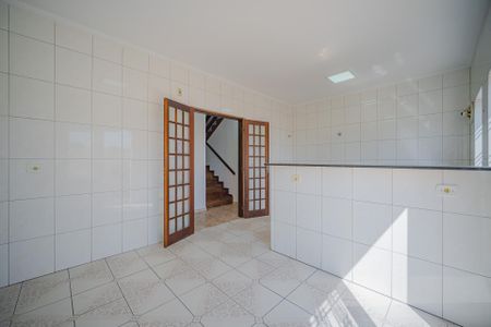 Casa à venda com 340m², 5 quartos e 6 vagas Casa à venda com 340m², 5 quartos e 6 vagasCozinha