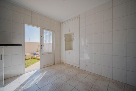 Casa à venda com 340m², 5 quartos e 6 vagas Casa à venda com 340m², 5 quartos e 6 vagasCozinha