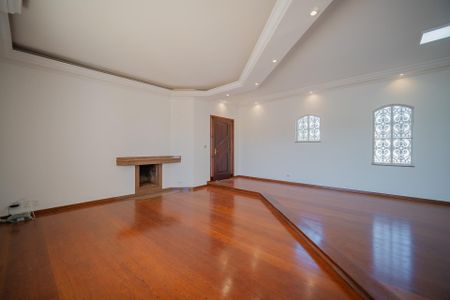 Casa à venda com 340m², 5 quartos e 6 vagas Casa à venda com 340m², 5 quartos e 6 vagasSala