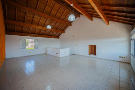 Casa à venda com 340m², 5 quartos e 6 vagas Casa à venda com 340m², 5 quartos e 6 vagasSotão