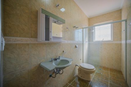 Casa à venda com 340m², 5 quartos e 6 vagas Casa à venda com 340m², 5 quartos e 6 vagasBanheiro 2