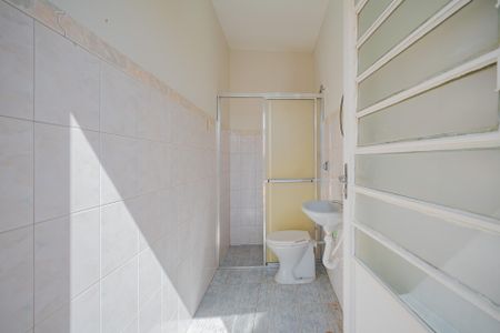 Casa à venda com 340m², 5 quartos e 6 vagas Casa à venda com 340m², 5 quartos e 6 vagasBanheiro 5