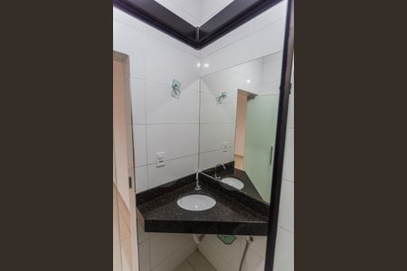 Banheiro Social de kitnet/studio para alugar com 1 quarto, 20m² em Santo Andre, Belo Horizonte