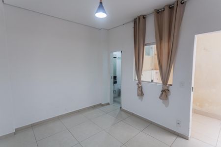 Sala/Quarto de kitnet/studio para alugar com 1 quarto, 20m² em Santo Andre, Belo Horizonte