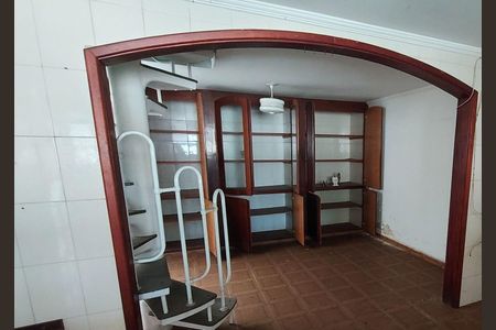 Casa à venda com 3 quartos, 180m² em Vila Eldizia, Santo André