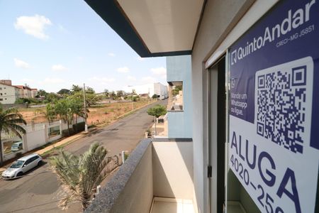 Apartamento para alugar com 49m², 3 quartos e 1 vagaPlaquinha