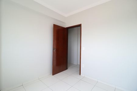 Quarto 1 de apartamento para alugar com 3 quartos, 49m² em Chácaras Tubalina E Quartel, Uberlândia
