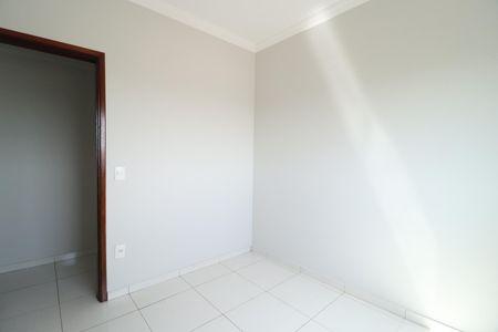 Apartamento para alugar com 49m², 3 quartos e 1 vagaQuarto 1