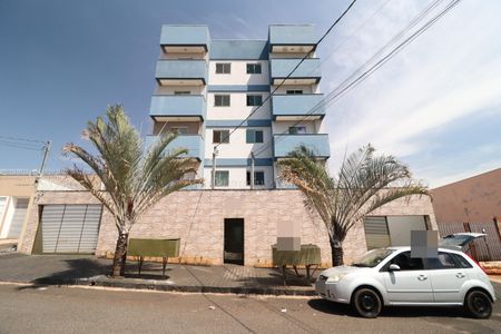 Apartamento para alugar com 49m², 3 quartos e 1 vagaFachada