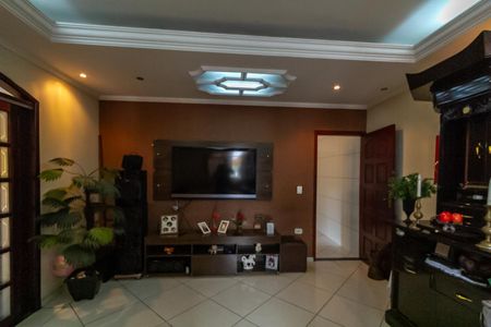 Casa à venda com 150m², 2 quartos e 2 vagas Casa à venda com 150m², 2 quartos e 2 vagasSala