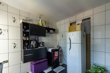 Casa à venda com 150m², 2 quartos e 2 vagas Casa à venda com 150m², 2 quartos e 2 vagasCozinha Edícula