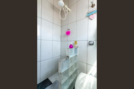 Casa à venda com 150m², 2 quartos e 2 vagas Casa à venda com 150m², 2 quartos e 2 vagasBanheiro Edícula