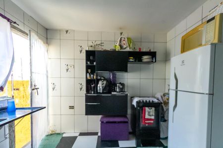 Casa à venda com 150m², 2 quartos e 2 vagas Casa à venda com 150m², 2 quartos e 2 vagasCozinha Edícula