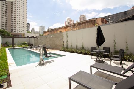 Apartamento à venda com 26m², 1 quarto e sem vaga Apartamento à venda com 26m², 1 quarto e sem vagaÁrea comum - Piscina