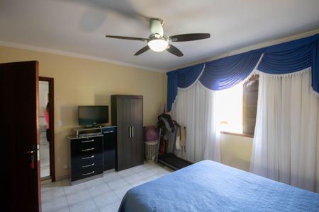 Casa à venda com 118m², 3 quartos e 2 vagasSuíte