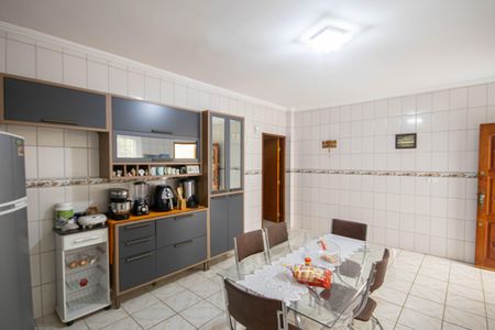 Casa à venda com 118m², 3 quartos e 2 vagasCozinha