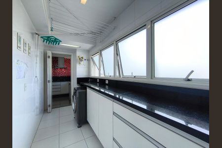 Apartamento à venda com 167m², 3 quartos e 3 vagas Apartamento à venda com 167m², 3 quartos e 3 vagasÁrea de Serviço