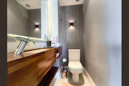 Apartamento à venda com 167m², 3 quartos e 3 vagas Apartamento à venda com 167m², 3 quartos e 3 vagasBanheiro Suíte 3