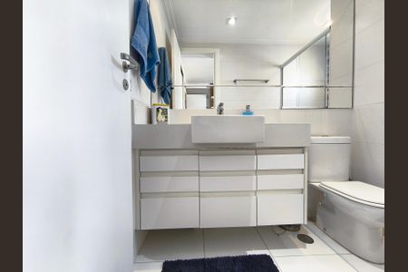 Apartamento à venda com 167m², 3 quartos e 3 vagas Apartamento à venda com 167m², 3 quartos e 3 vagasBanheiro Suíte 2