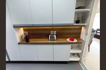 Apartamento à venda com 167m², 3 quartos e 3 vagas Apartamento à venda com 167m², 3 quartos e 3 vagasCozinha