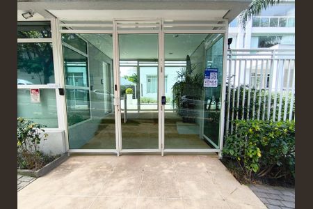 Apartamento à venda com 167m², 3 quartos e 3 vagas Apartamento à venda com 167m², 3 quartos e 3 vagasFachada