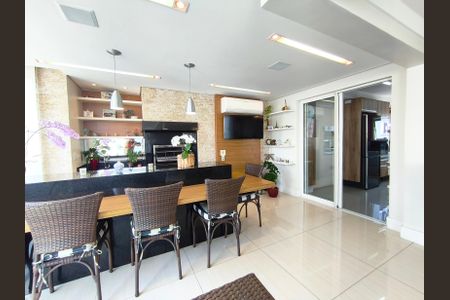 Apartamento à venda com 167m², 3 quartos e 3 vagas Apartamento à venda com 167m², 3 quartos e 3 vagasVaranda