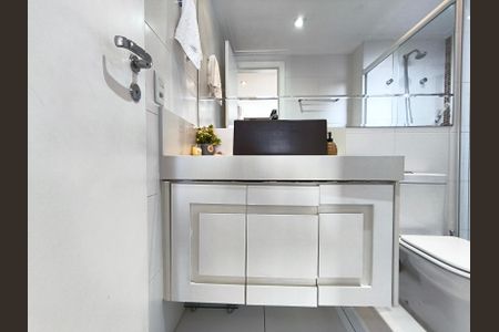 Apartamento à venda com 167m², 3 quartos e 3 vagas Apartamento à venda com 167m², 3 quartos e 3 vagasBanheiro Suíte 3
