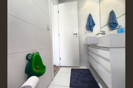 Apartamento à venda com 167m², 3 quartos e 3 vagas Apartamento à venda com 167m², 3 quartos e 3 vagasBanheiro Suíte 2